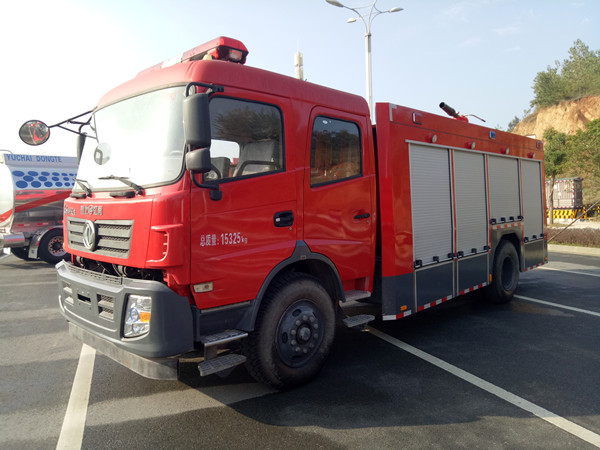 東風(fēng)153型6噸水罐消防車